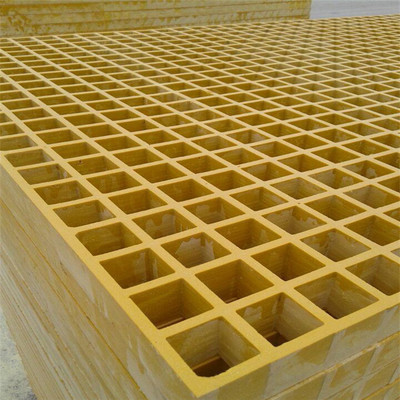 玻璃鋼格柵蓋板與玻璃鋼格柵板 特性、區(qū)別與應(yīng)用